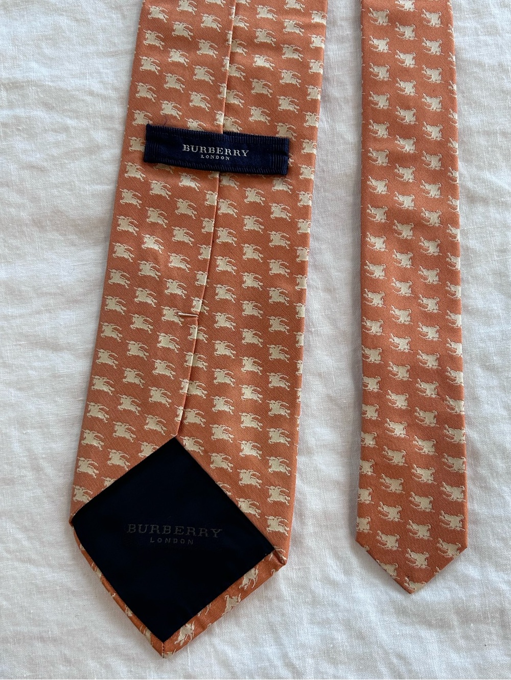 Vintage Men's Burberry Equestrian Knight Logo Tie - Picture 4 of 4